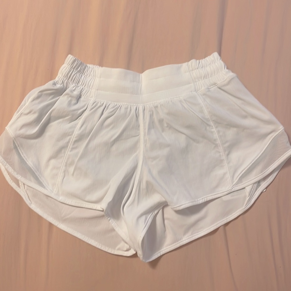 NWT LULULEMON HOTTY HOT SHORTS